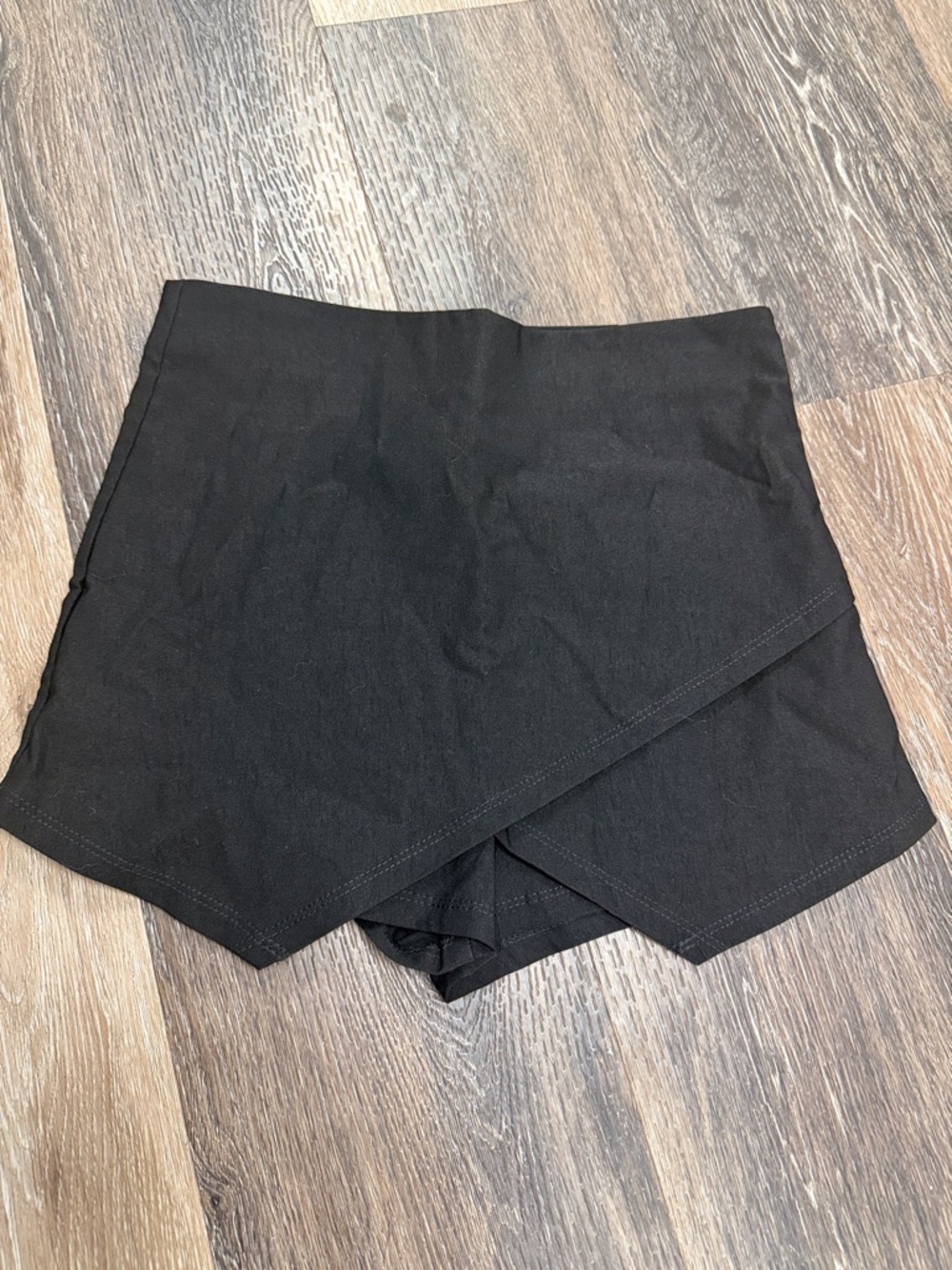 Love Tree Black Overlap Skort